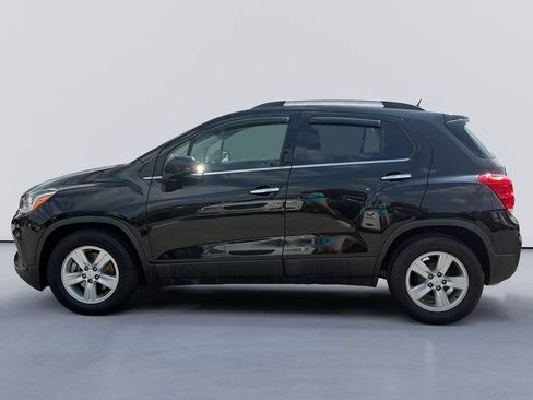 Used 2019 Chevrolet Trax LT w/ LT Convenience Package FWD image 6