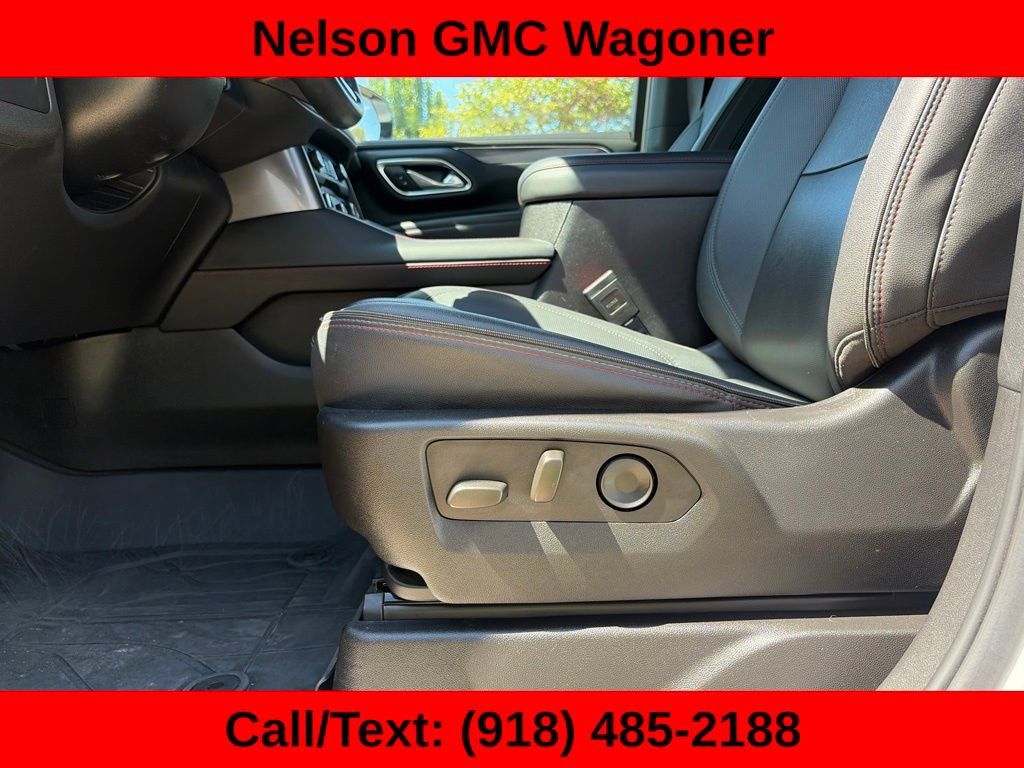 Used 2023 Chevrolet Tahoe RST w/ Luxury Package AWD/4WD image 15