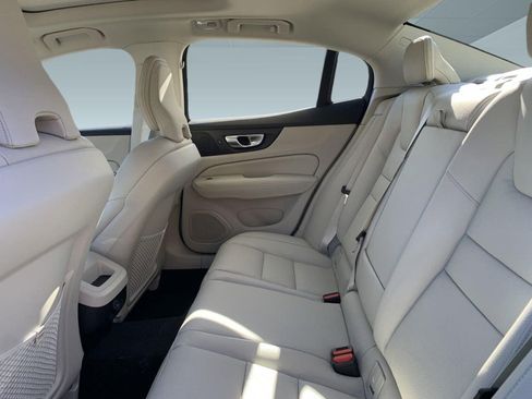 New 2024 Volvo S60 B5 Plus w/ Climate Package image 32