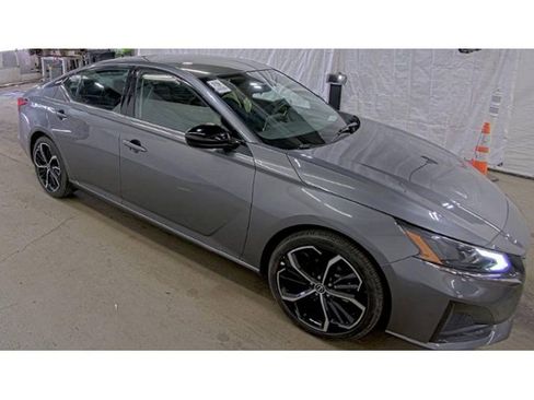 Used 2024 Nissan Altima 2.5 SR image 3