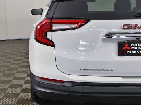 Used 2022 GMC Terrain SLE w/ Driver Convenience Package image 15