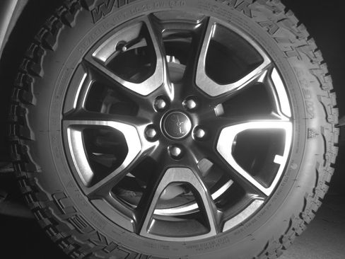 Used 2025 Jeep Compass Trailhawk AWD/4WD image 14