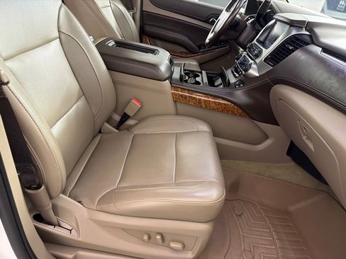 Used 2018 Chevrolet Suburban Premier AWD/4WD image 25