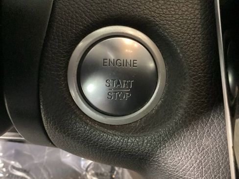 Used 2016 Mercedes-Benz GLC 300 4MATIC image 24