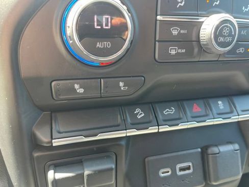 Used 2021 Chevrolet Silverado 1500 LT Trail Boss w/ Bed Protection Package AWD/4WD image 10