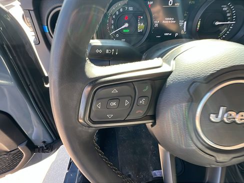 Used 2025 Jeep Wrangler Unlimited Rubicon 4xe w/ Convenience Group image 24