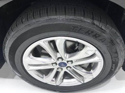 Used 2017 Ford Edge SEL image 41