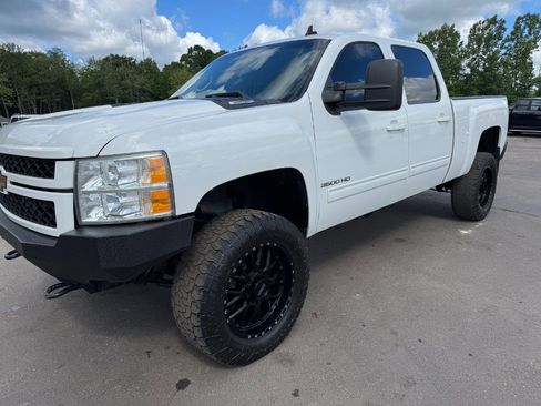 Used 2014 Chevrolet Silverado 3500 LT AWD/4WD image 9