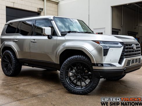 Used 2024 Lexus GX 550 w/ Accessory Package (Z1) AWD/4WD image 1