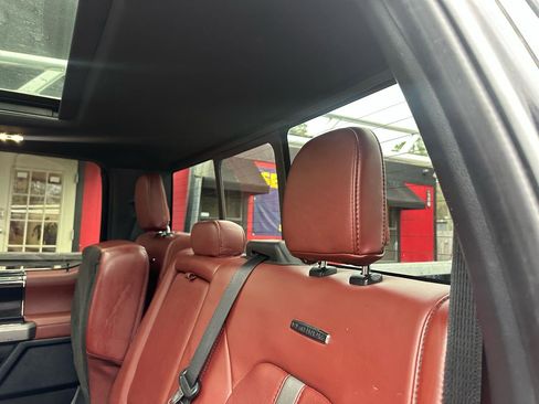 Used 2022 Ford F250 Platinum image 29