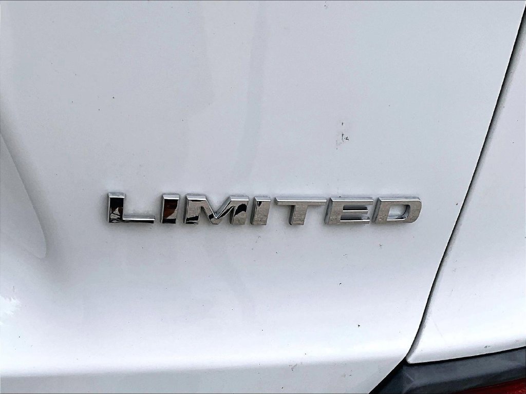 Used 2019 Jeep Cherokee Limited AWD/4WD image 27