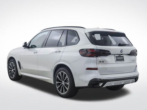 Used 2026 BMW X5 xDrive40i w/ M Sport Package AWD/4WD image 3