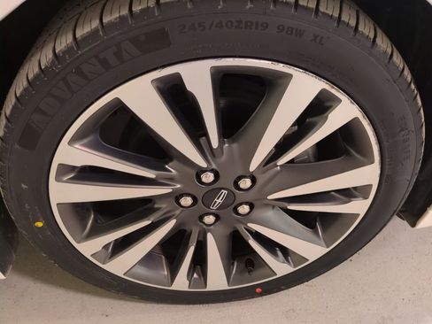 Used 2020 Lincoln MKZ Reserve w/ Elements Package image 2