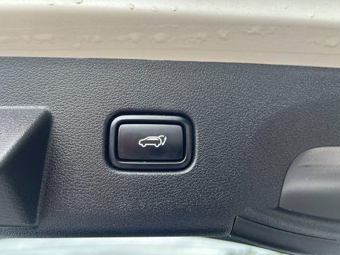 Used 2023 Kia Sportage SX Prestige image 9