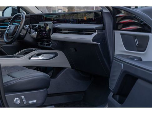 Used 2024 Lincoln Nautilus Reserve image 10