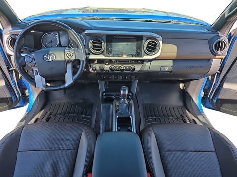 Used 2016 Toyota Tacoma Limited image 9