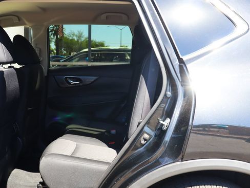 Used 2020 Nissan Rogue SV FWD image 34