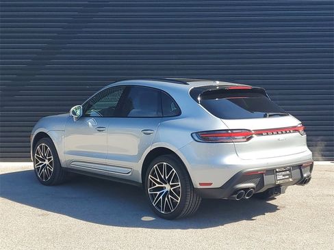 Used 2025 Porsche Macan image 3