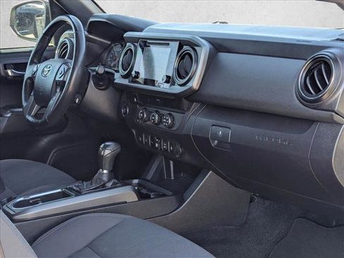 Used 2019 Toyota Tacoma TRD Sport w/ Technology Package RWD image 20