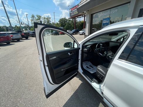 Used 2022 Hyundai Santa Fe Limited image 12
