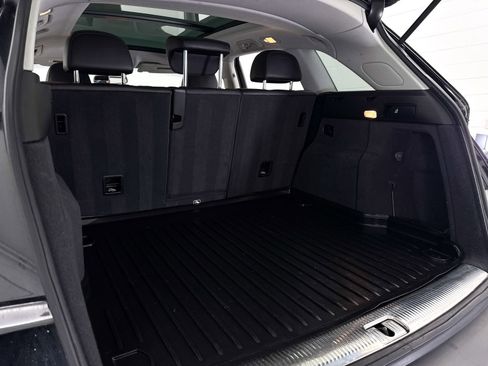 Used 2017 Audi Q5 2.0T Premium Plus w/ Technology Package image 32