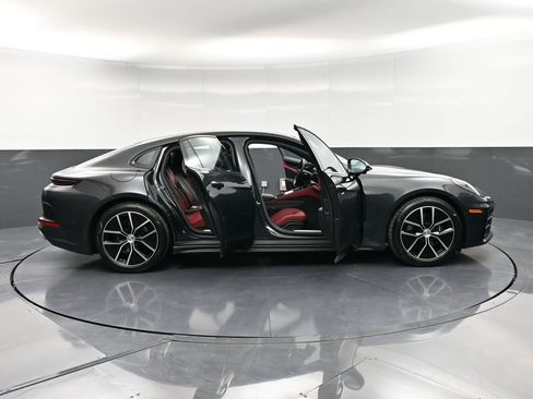 Certified 2024 Porsche Panamera 4 image 38