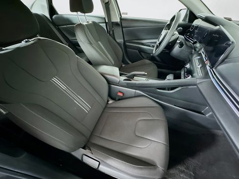 Used 2024 Hyundai Elantra SEL image 30