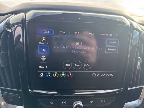 Used 2022 Chevrolet Traverse LT image 21