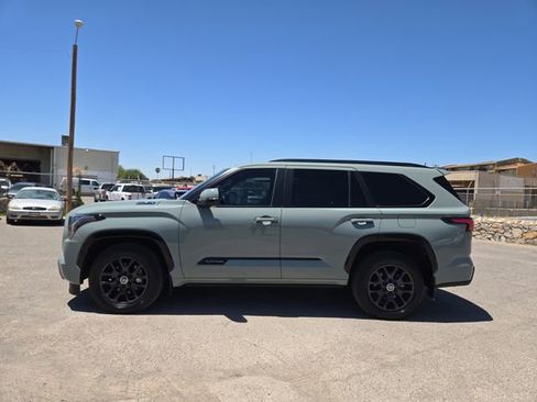 Used 2024 Toyota Sequoia Platinum AWD/4WD image 3