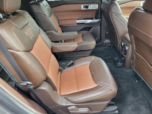 Used 2024 Ford Explorer King Ranch w/ Technology Package image 16