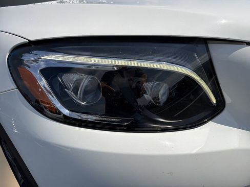 Used 2018 Mercedes-Benz GLC 300 4MATIC image 11