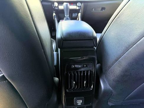 Used 2023 Jeep Compass Limited AWD/4WD image 14