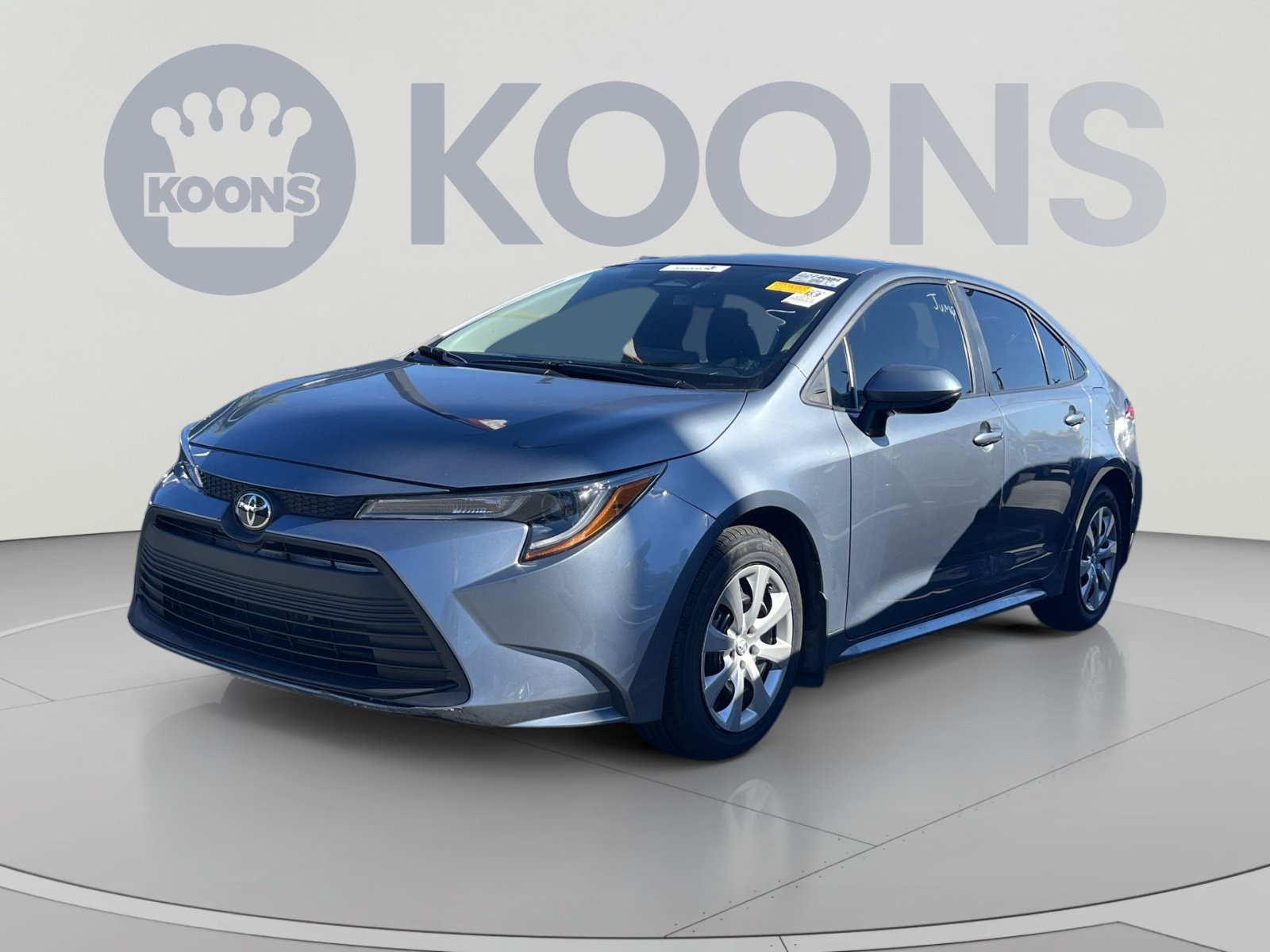 Used 2025 Toyota Corolla LE FWD image 1