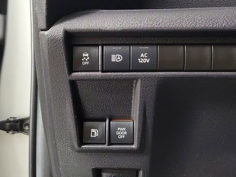 Used 2025 Toyota Sienna XSE w/ XSE Premium Package FWD image 25