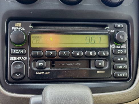Used 2002 Toyota Highlander 2WD V6 w/ Convenience Pkg image 17