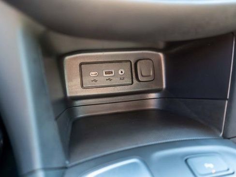 Used 2024 Chevrolet Equinox LT FWD image 30