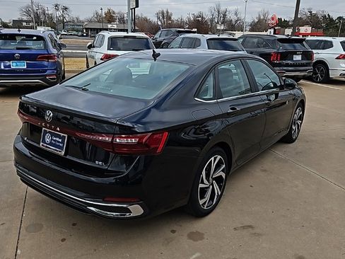 Used 2025 Volkswagen Jetta SEL image 5