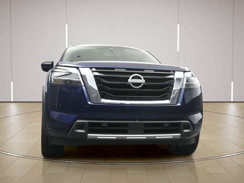 Used 2024 Nissan Pathfinder Platinum AWD/4WD image 26