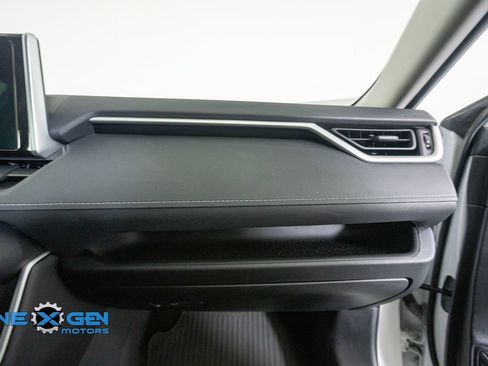 Used 2023 Toyota RAV4 AWD Hybrid image 32
