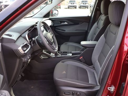 Used 2023 Chevrolet TrailBlazer LT w/ Convenience Package image 9