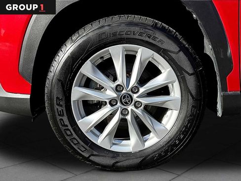 Used 2023 Toyota Corolla Cross LE w/ Moonroof Package image 11