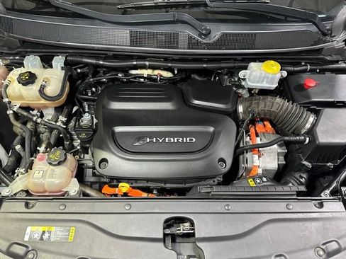 Used 2018 Chrysler Pacifica Touring Plus FWD image 8