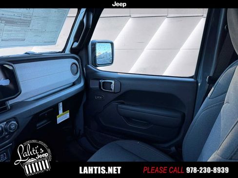 New 2026 Jeep Gladiator Sport image 10