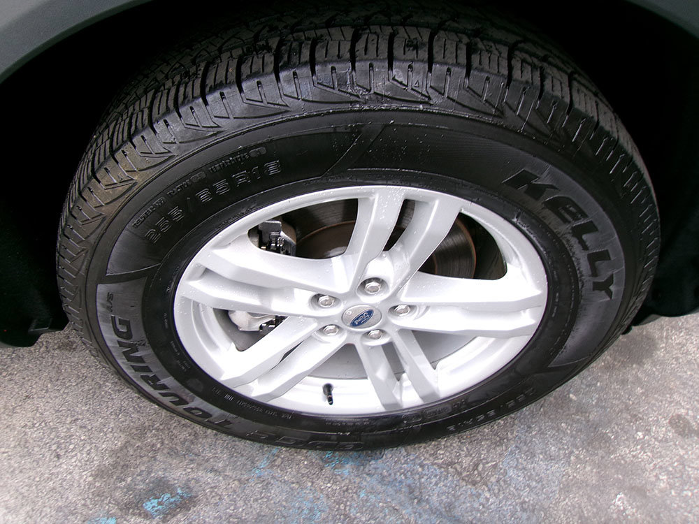 Used 2021 Ford Explorer XLT w/ Equipment Group 202A AWD/4WD image 8