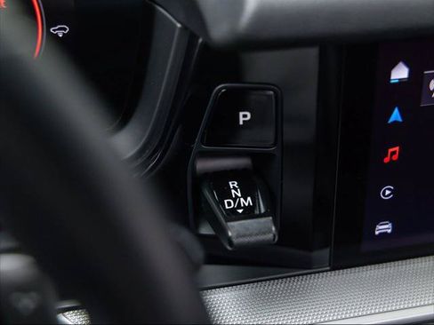 Used 2024 Porsche Cayenne AWD/4WD image 24