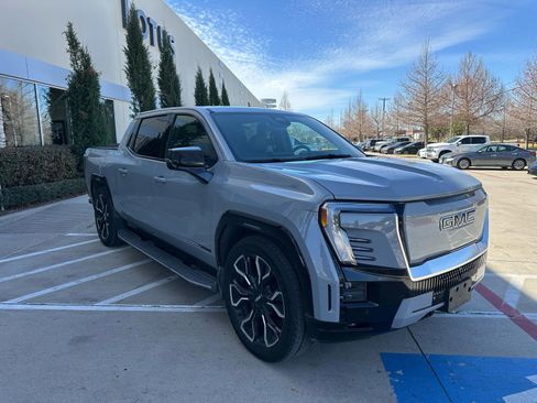 Used 2024 GMC Sierra EV Denali image 3