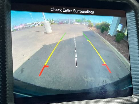Used 2018 Jeep Wrangler Unlimited Sahara w/ Uconnect 4C Nav & Sound Group AWD/4WD image 22