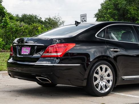 Used 2012 Hyundai Equus Signature RWD image 54