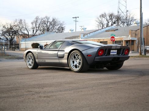 Used 2006 Ford GT image 11