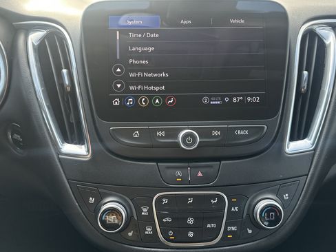 Used 2024 Chevrolet Malibu LT FWD image 28
